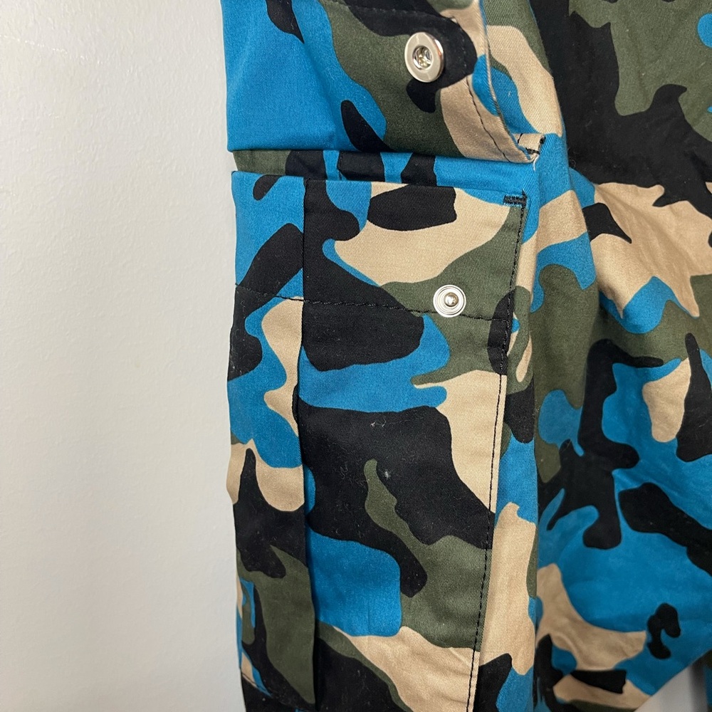 Army pants . Size Large - Picture 9 of 12